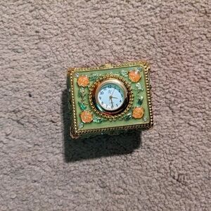 Rose covered trinket box